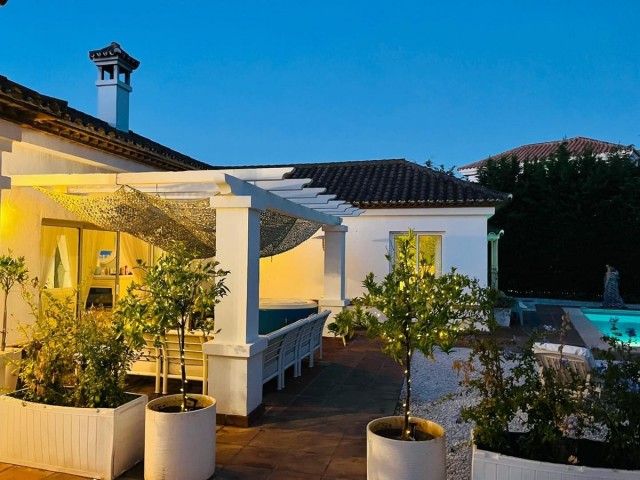 4 Bedrooms Villa in Sotogrande