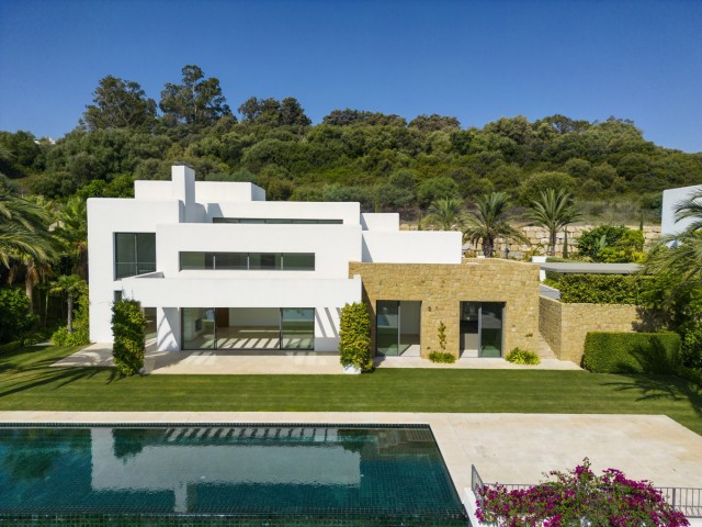 Villa con 5 Dormitorios  en Casares