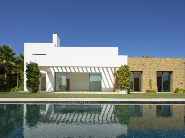 Villa con 5 Dormitorios  en Casares