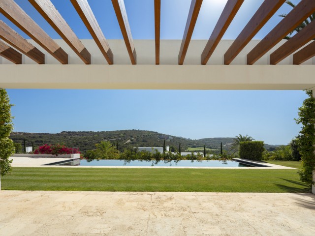 Villa con 5 Dormitorios  en Casares