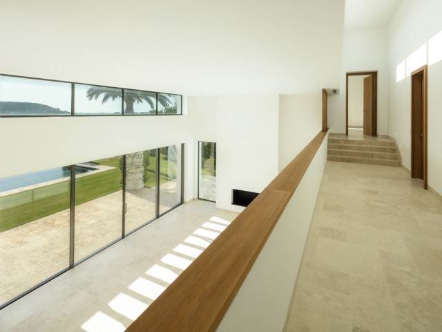 Villa con 5 Dormitorios  en Casares