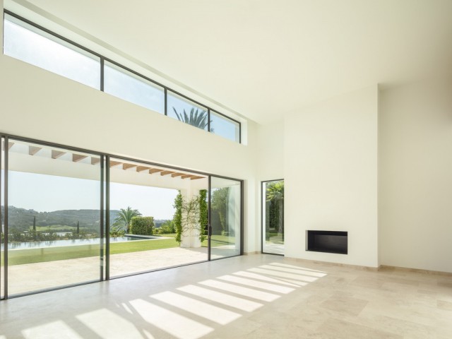 Villa con 5 Dormitorios  en Casares