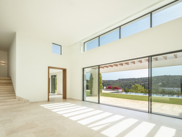 Villa con 5 Dormitorios  en Casares