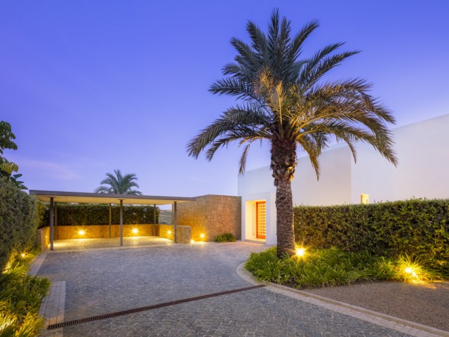 Villa con 5 Dormitorios  en Casares
