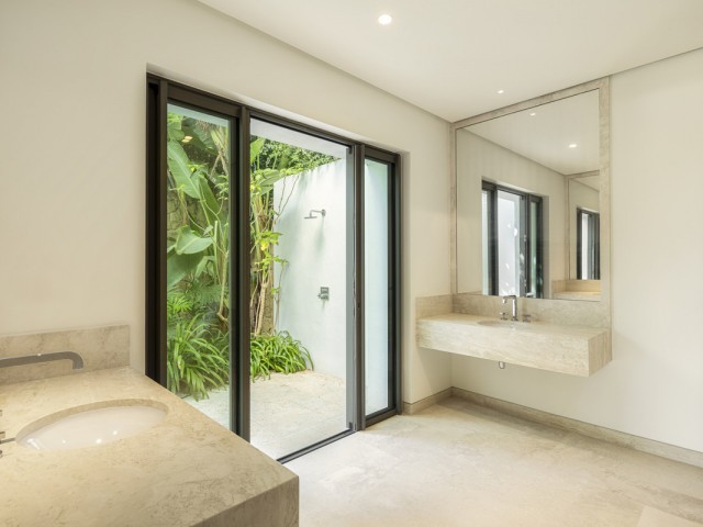 5 Bedrooms Villa in Casares