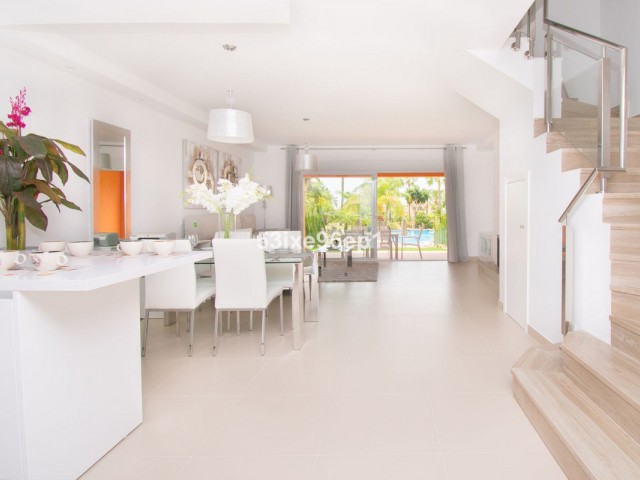 4 Bedrooms Townhouse in El Paraiso