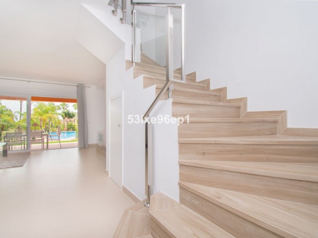 4 Bedrooms Townhouse in El Paraiso