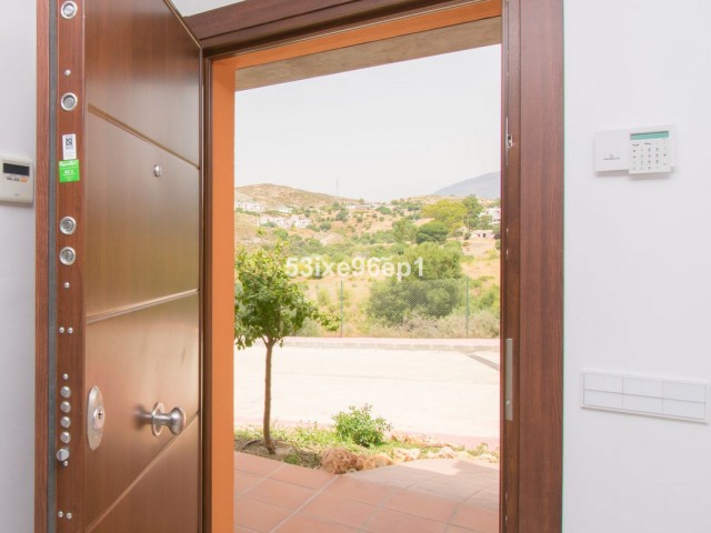 4 Bedrooms Townhouse in El Paraiso