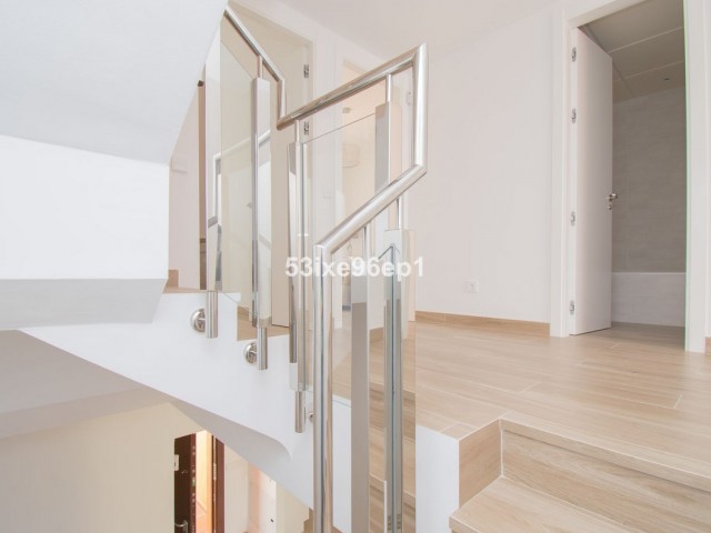 4 Bedrooms Townhouse in El Paraiso
