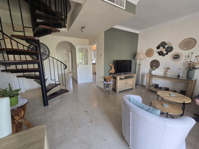 2 Bedrooms Apartment in Elviria