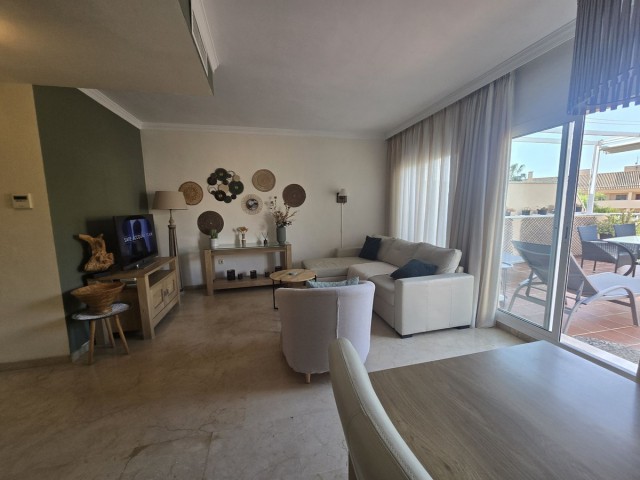 2 Bedrooms Apartment in Elviria