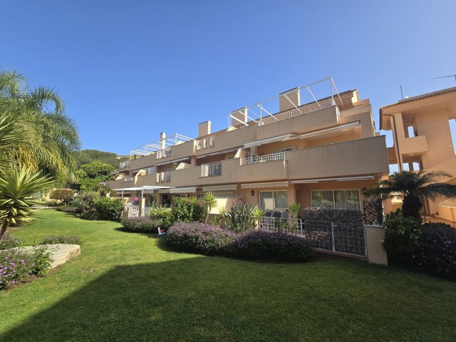 2 Bedrooms Apartment in Elviria