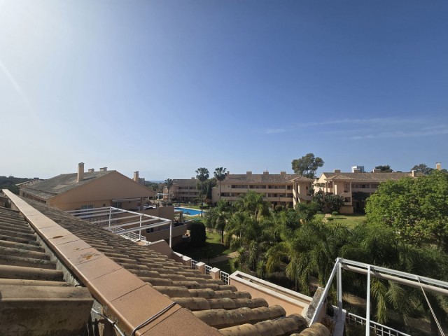 2 Bedrooms Apartment in Elviria