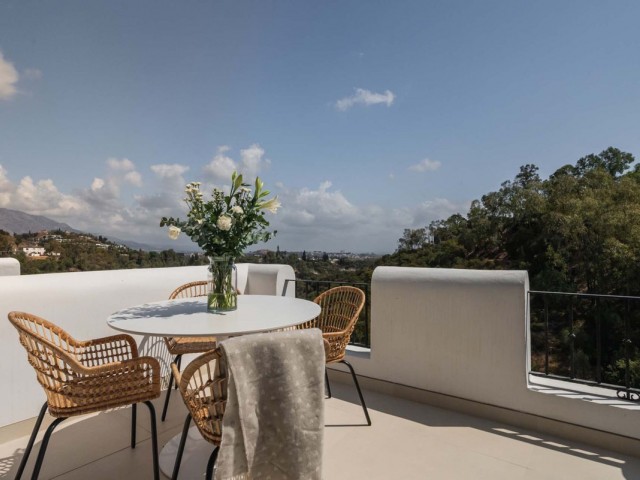 Apartamento con 3 Dormitorios  en Benahavís