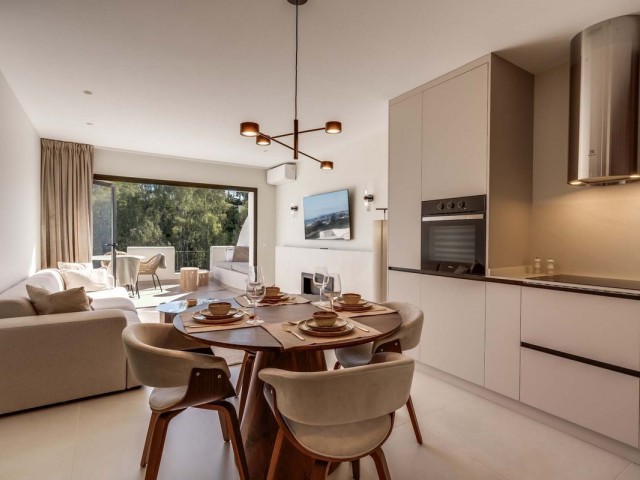 Apartamento con 3 Dormitorios  en Benahavís