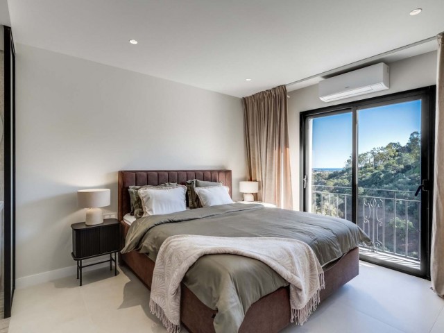 Apartamento con 3 Dormitorios  en Benahavís