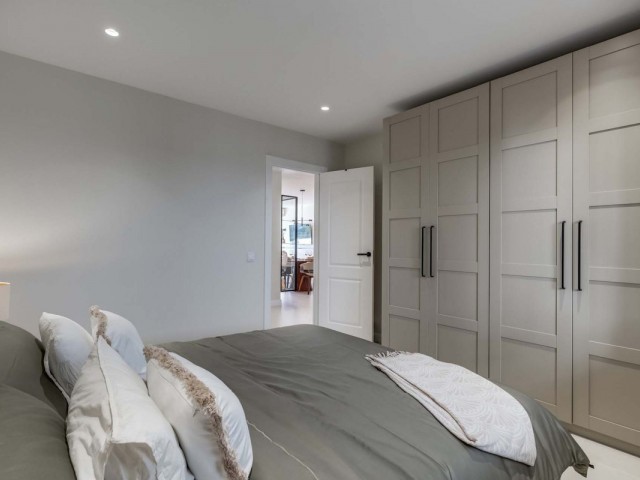 Apartamento con 3 Dormitorios  en Benahavís