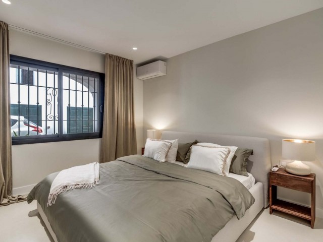 Apartamento con 3 Dormitorios  en Benahavís