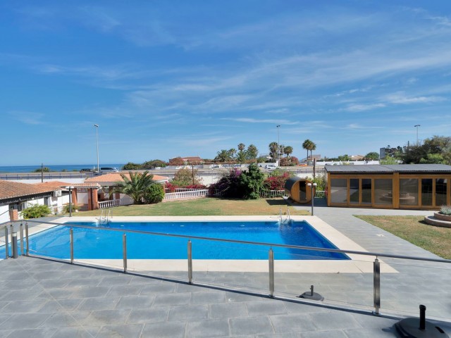 16 Soveroms Villa i El Chaparral