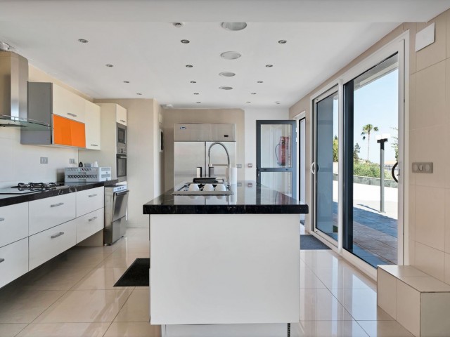 16 Schlafzimmer Villa in El Chaparral