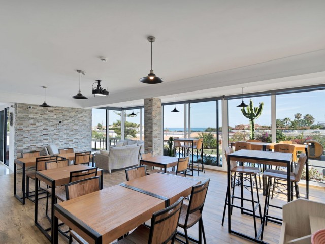Villa avec 16 Chambres  à El Chaparral