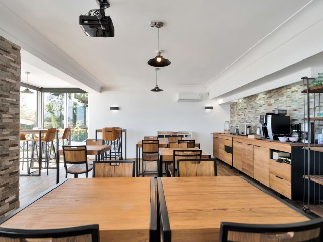 Villa avec 16 Chambres  à El Chaparral