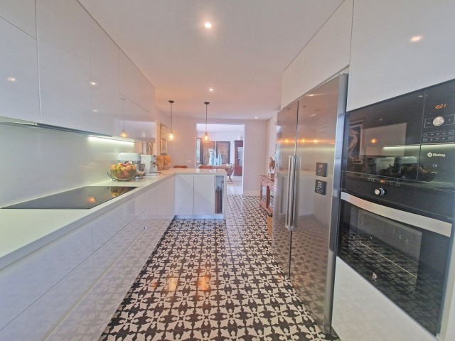 4 Bedrooms Townhouse in Calahonda