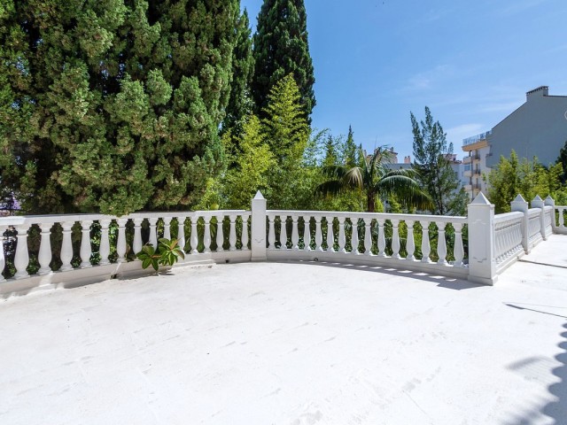 4 Bedrooms Villa in Marbella