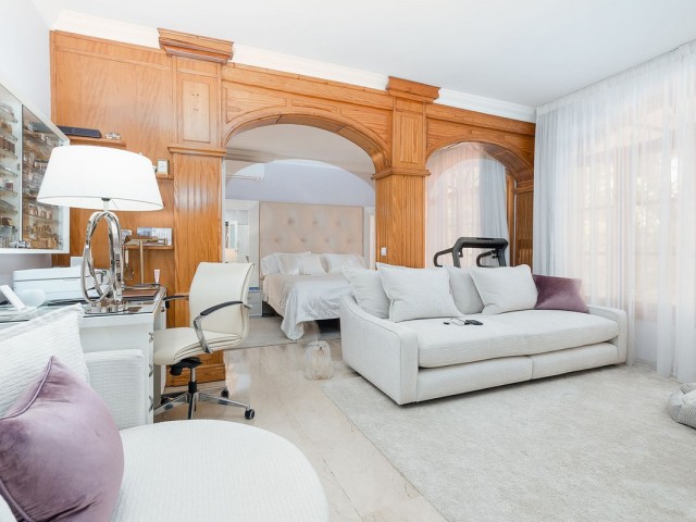 4 Bedrooms Villa in Marbella