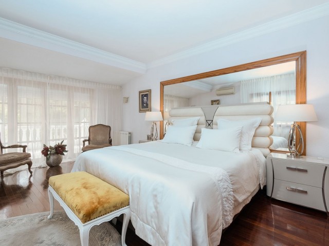 4 Bedrooms Villa in Marbella
