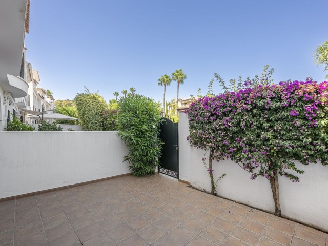 4 Bedrooms Townhouse in Nueva Andalucía