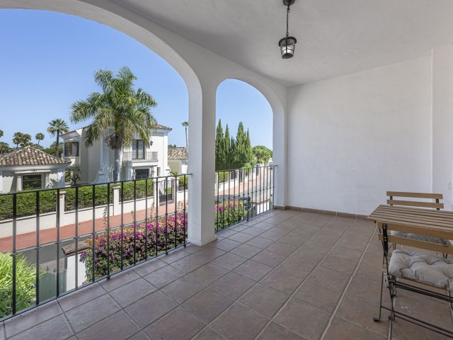 4 Bedrooms Townhouse in Nueva Andalucía
