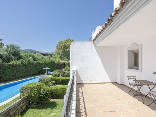 4 Bedrooms Townhouse in Nueva Andalucía