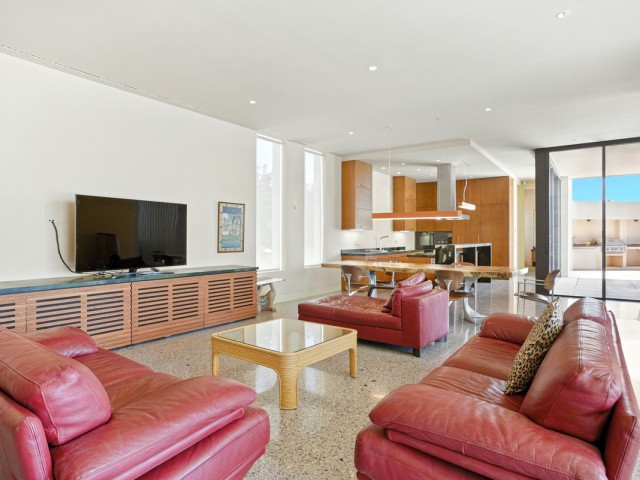 Villa con 5 Dormitorios  en Elviria