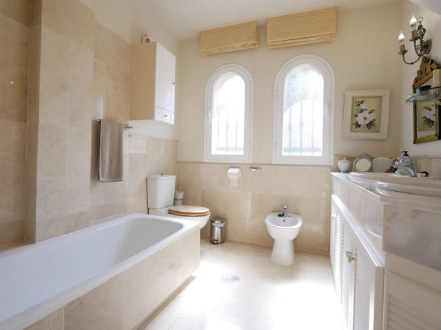 Villa, Riviera del Sol, R5083201