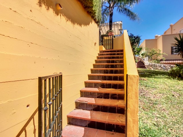 4 Bedrooms Villa in Arroyo de la Miel