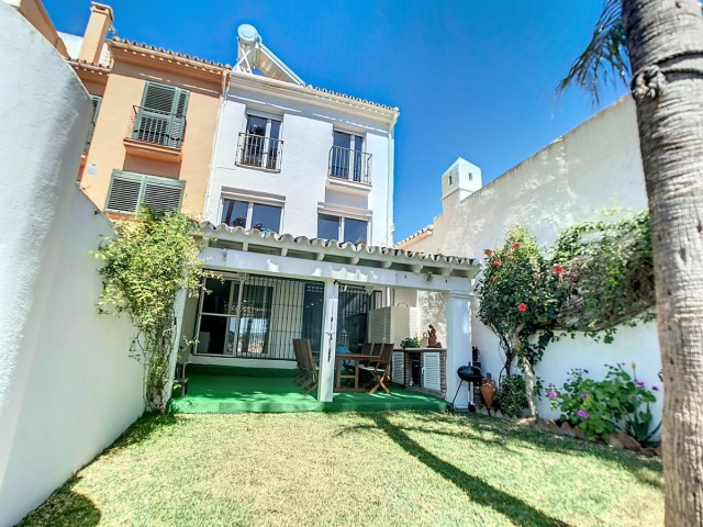 4 Bedrooms Villa in Arroyo de la Miel