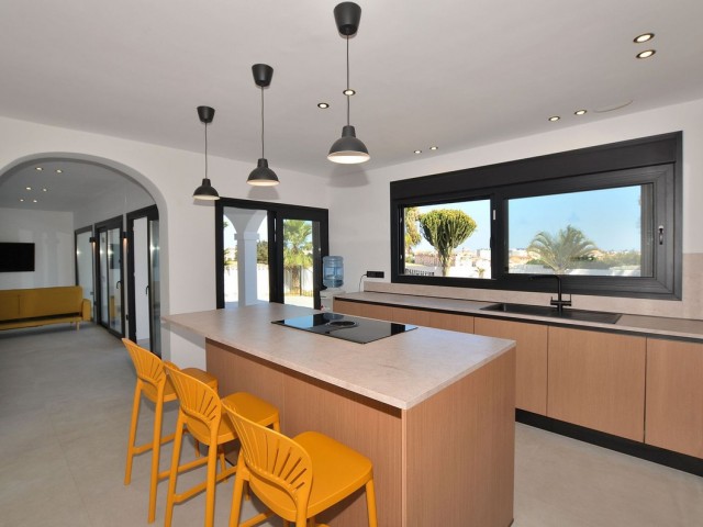 5 Slaapkamer Villa in El Coto