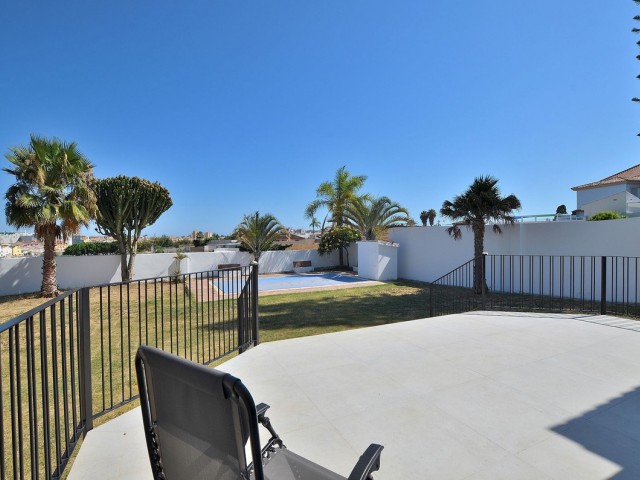 Villa avec 5 Chambres  à El Coto