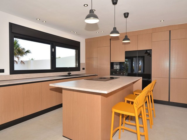 5 Slaapkamer Villa in El Coto