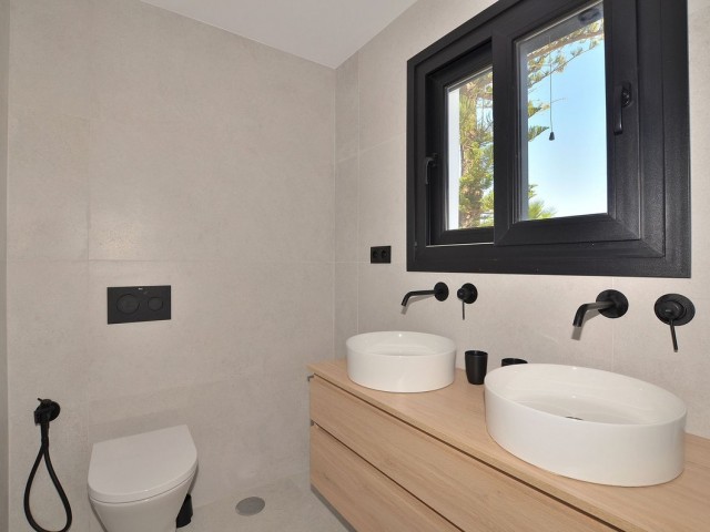 5 Slaapkamer Villa in El Coto