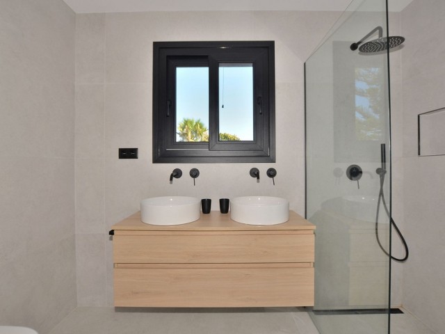 5 Bedrooms Villa in El Coto