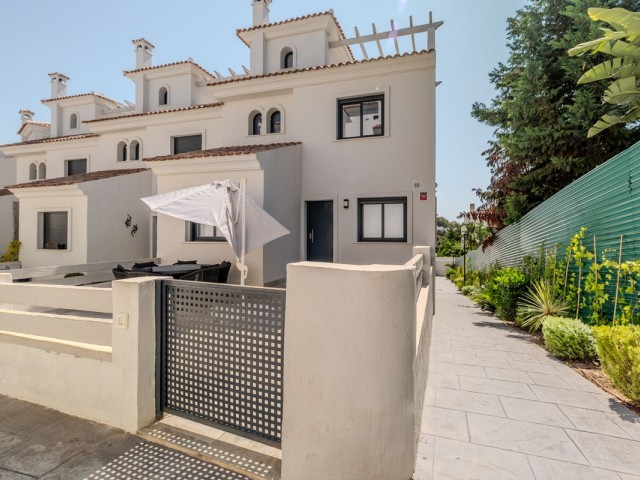 3 Slaapkamer Rijtjeshuis in Estepona