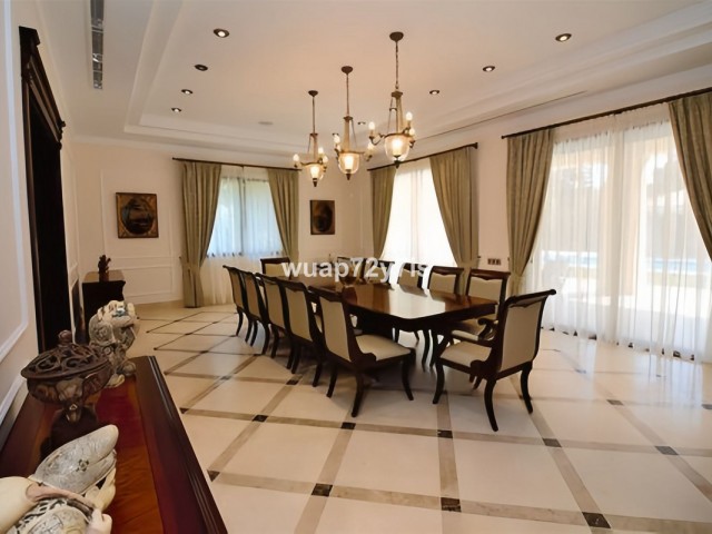 6 Sovrums Villa i Marbella
