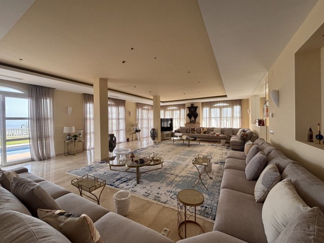 5 Bedrooms Villa in Selwo