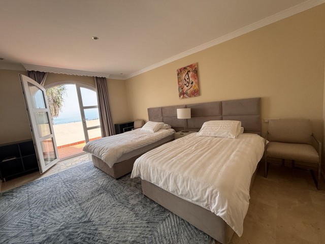 5 Bedrooms Villa in Selwo