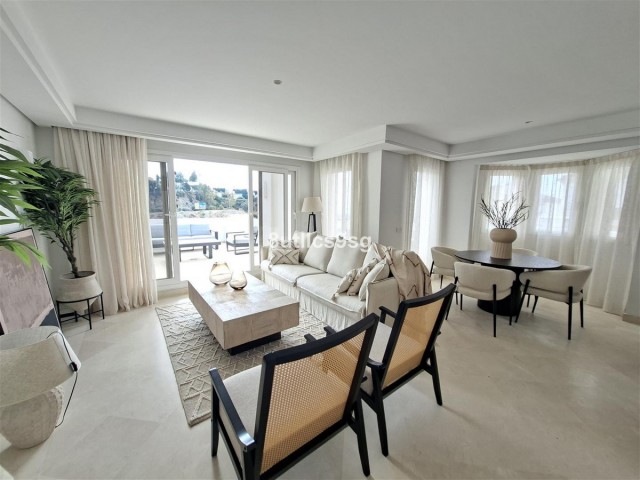 Apartamento con 2 Dormitorios  en Aloha