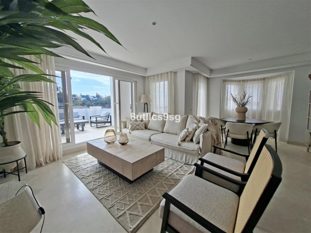 Apartamento con 2 Dormitorios  en Aloha