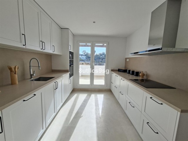 Apartamento con 2 Dormitorios  en Aloha