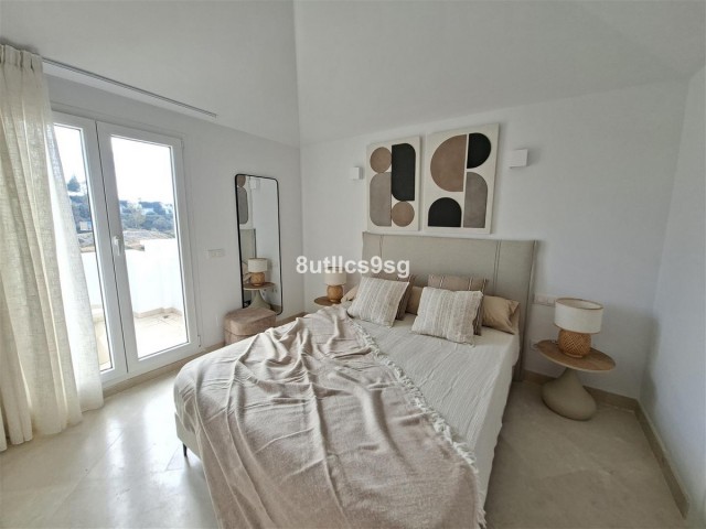 Apartamento con 2 Dormitorios  en Aloha